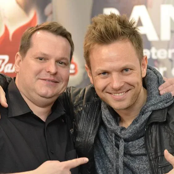 Bandshop GmbH auf der Musikmesse Frankfurt – Zwei Besucher am Bandshop-Stand