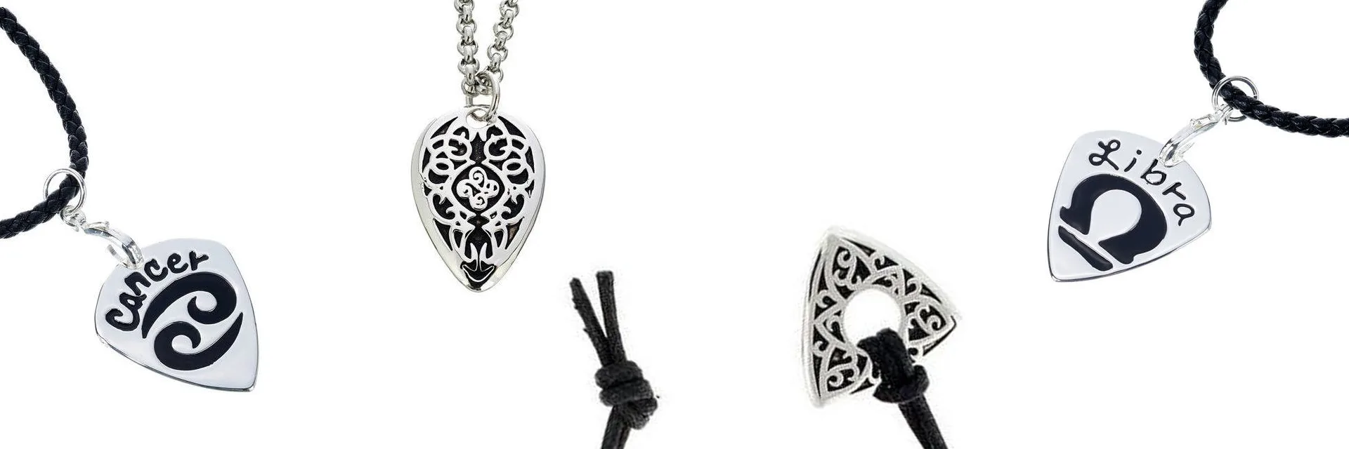 Plektrum-Anhänger als Kette in Silber mit Sternzeichen- und Ornament-Design