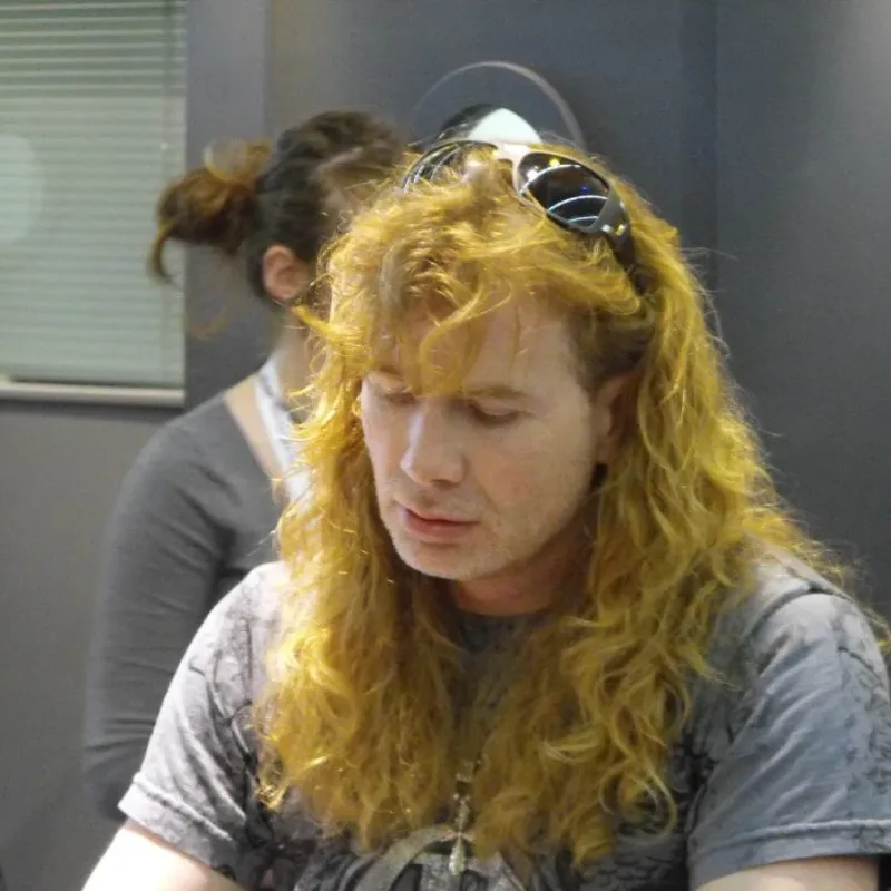Bandshop GmbH auf der Musikmesse Frankfurt – Musiker mit langen Haaren im Gespräch