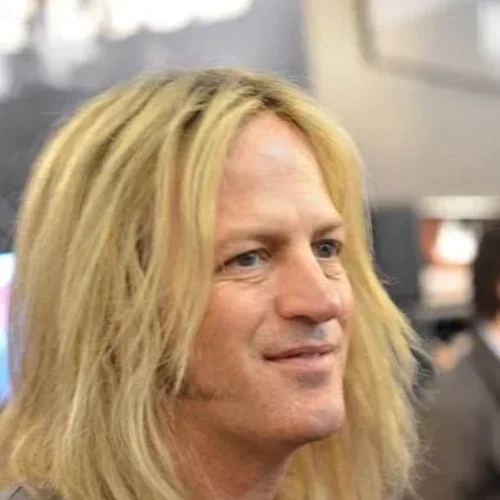 Bandshop GmbH auf der Musikmesse Frankfurt – Musiker mit langen blonden Haaren