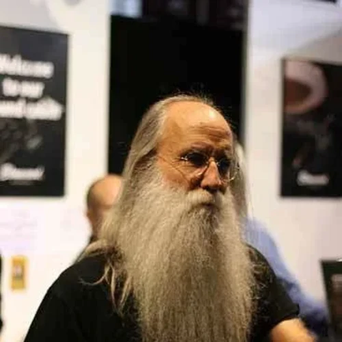 Bandshop GmbH auf der Musikmesse Frankfurt – Musiker mit langem Bart am Stand