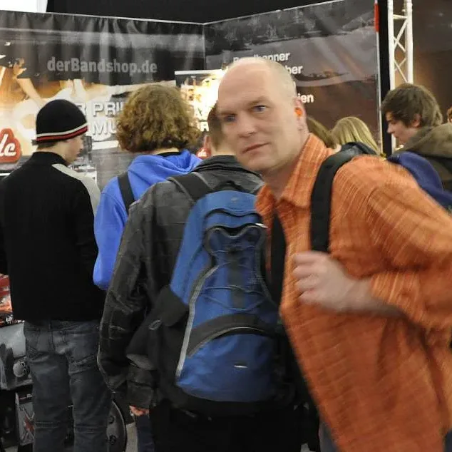 Bandshop GmbH auf der Musikmesse Frankfurt – Besucher in der Messehalle
