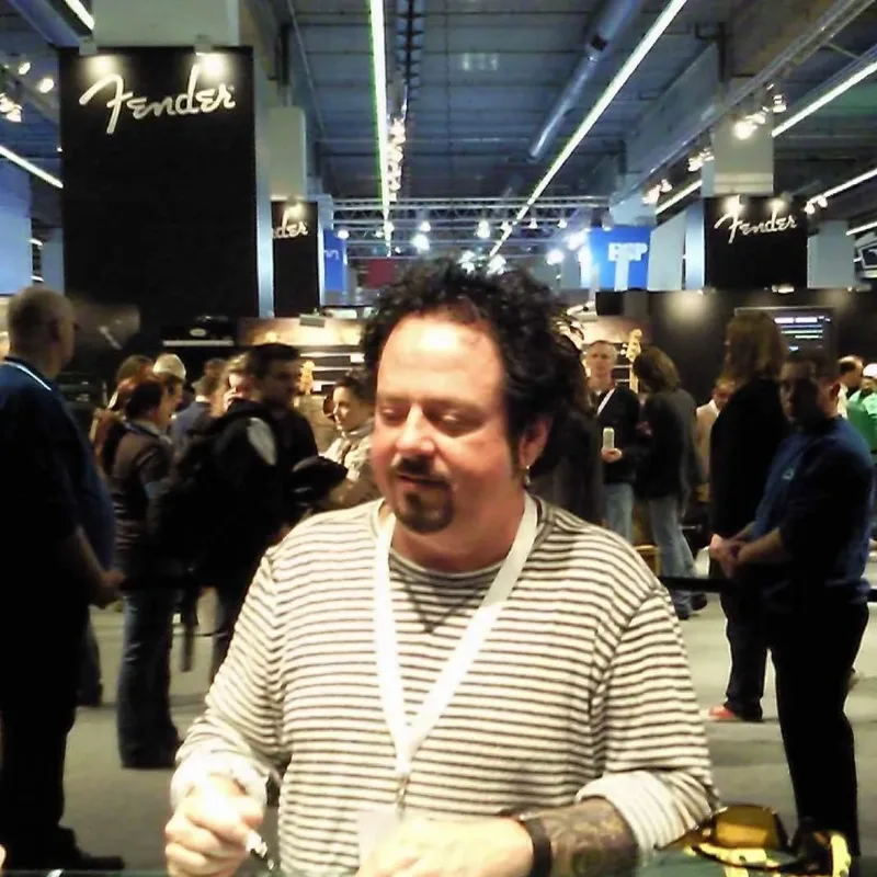 Bandshop GmbH auf der Musikmesse Frankfurt – Musiker bei einer Autogrammstunde