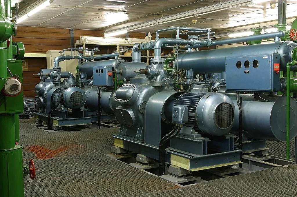 Bunker Erich – Maschinenhalle mit Generatoren
